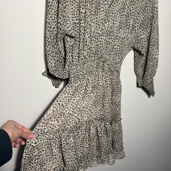 Elegant Black Long Sleeve Dress with Lace Details - Picture 8 of 13